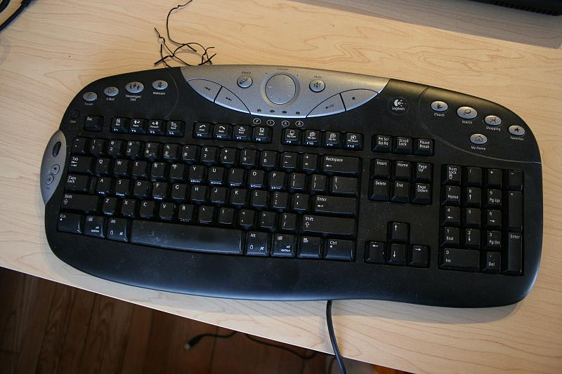Illustration for article titled Razer vs. SteelSeries PC Gaming Gear Battlemodo: Which One Made Me a Better Gamer?